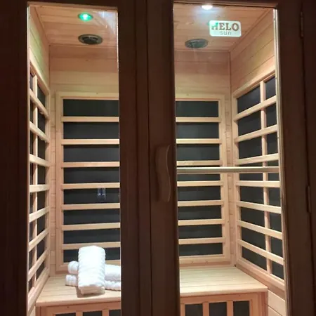 Edi, Spacious With Sauna And Balcony Appartement