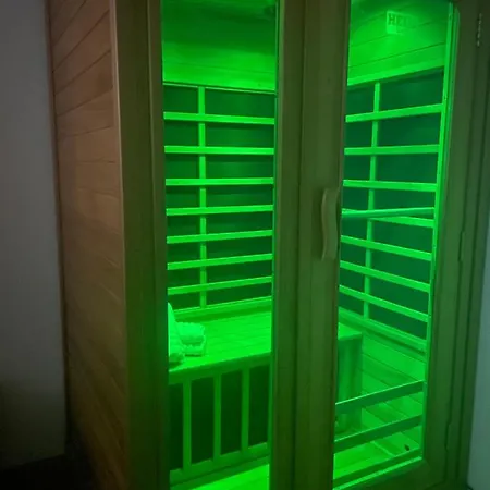 Edi, Spacious With Sauna And Balcony Appartement