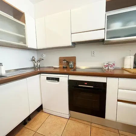 Διαμέρισμα Edi, Spacious With Sauna And Balcony *